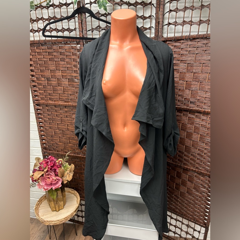 Iris Black Kimono /cardigan